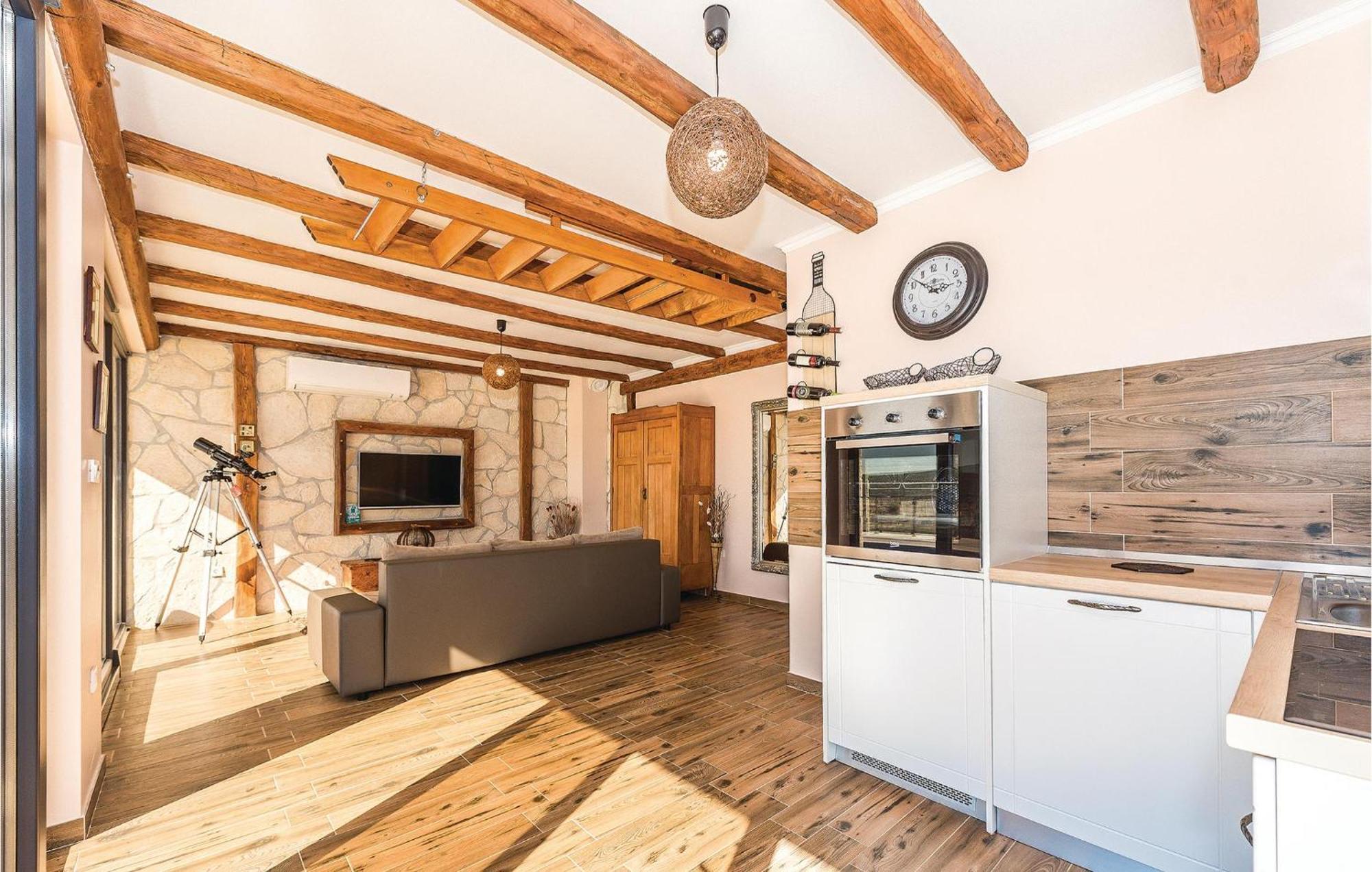 Gorgeous Home In Kijevo With Kitchen Экстерьер фото