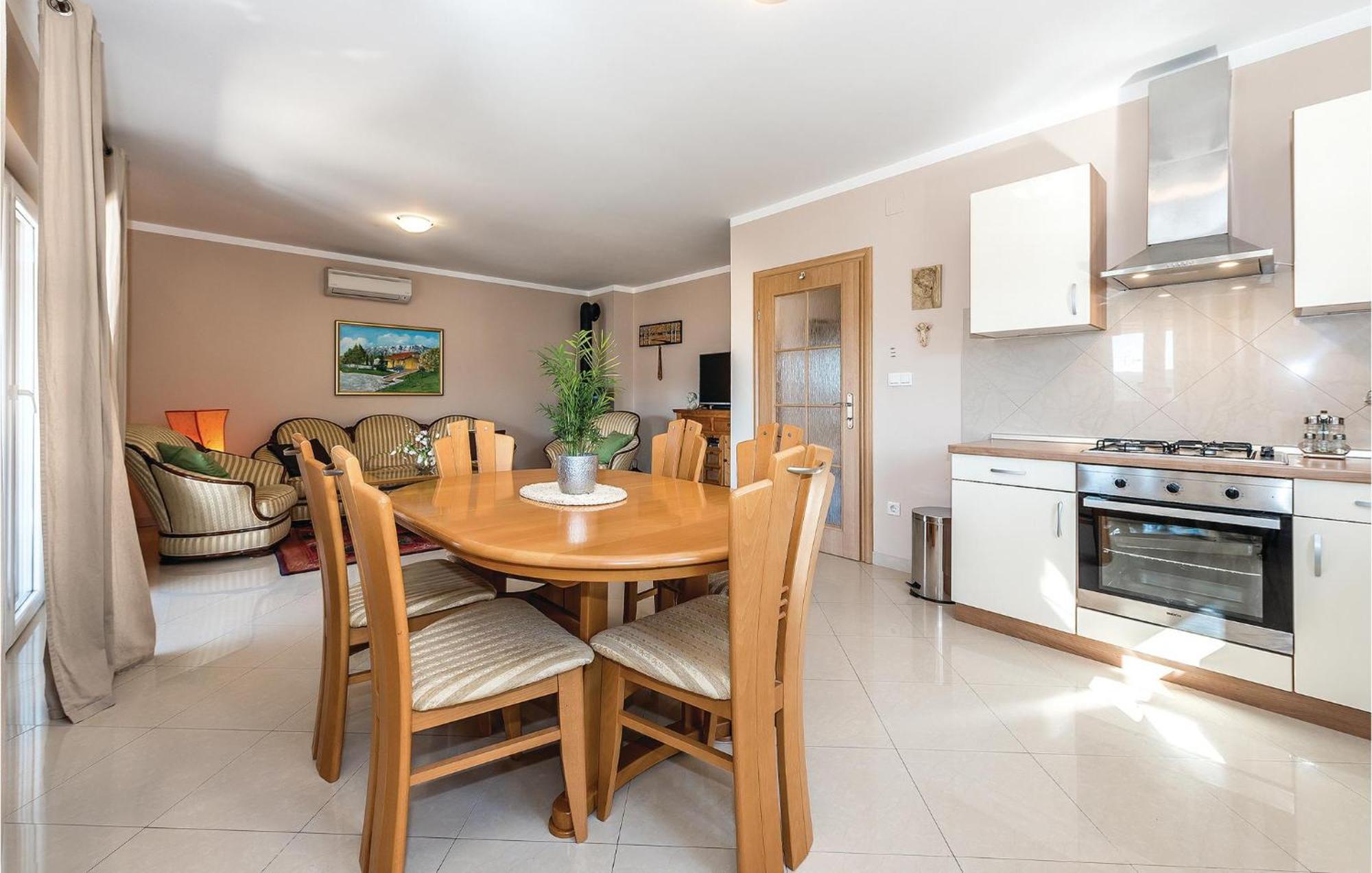 Gorgeous Home In Kijevo With Kitchen Экстерьер фото