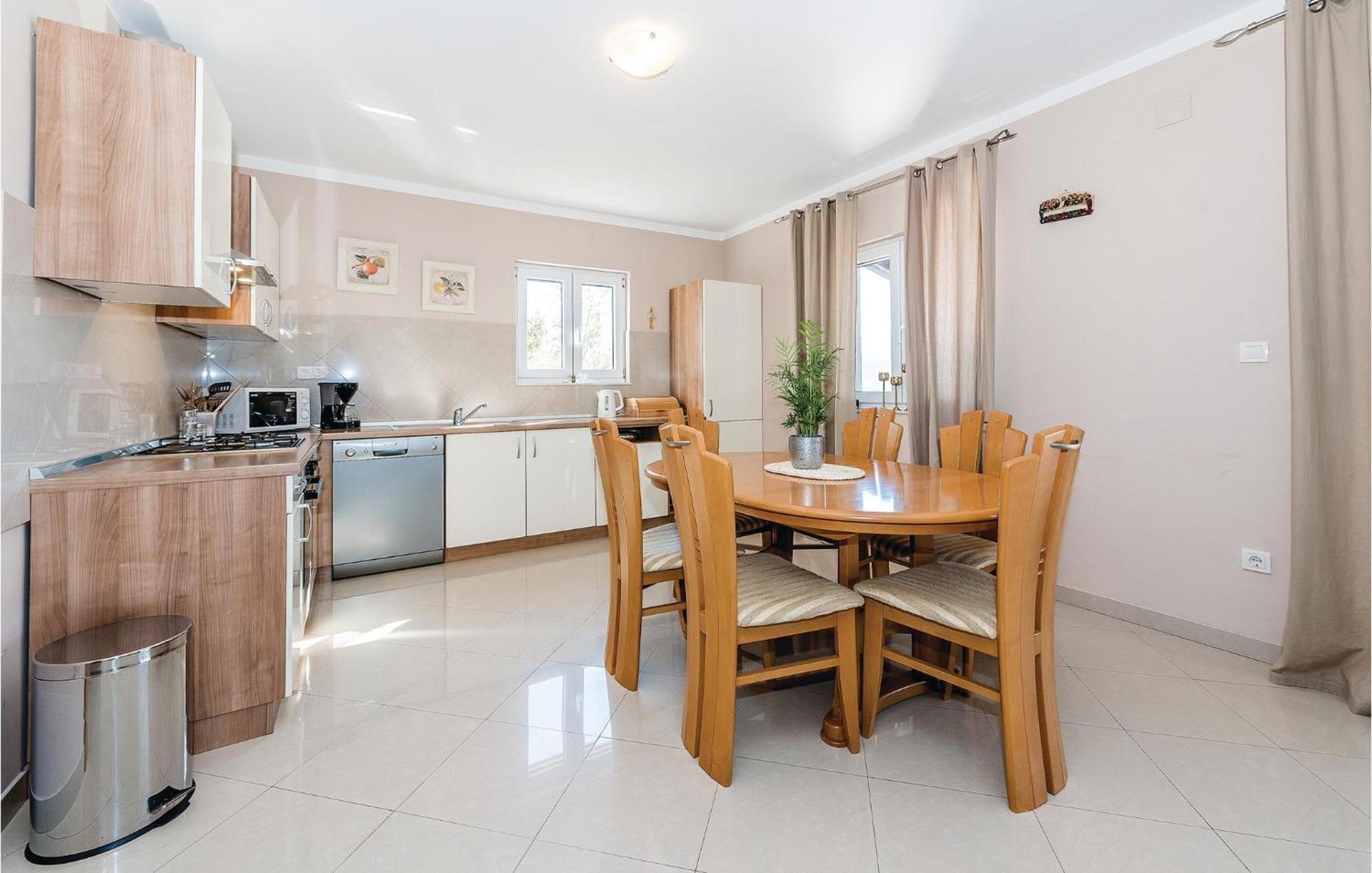 Gorgeous Home In Kijevo With Kitchen Экстерьер фото