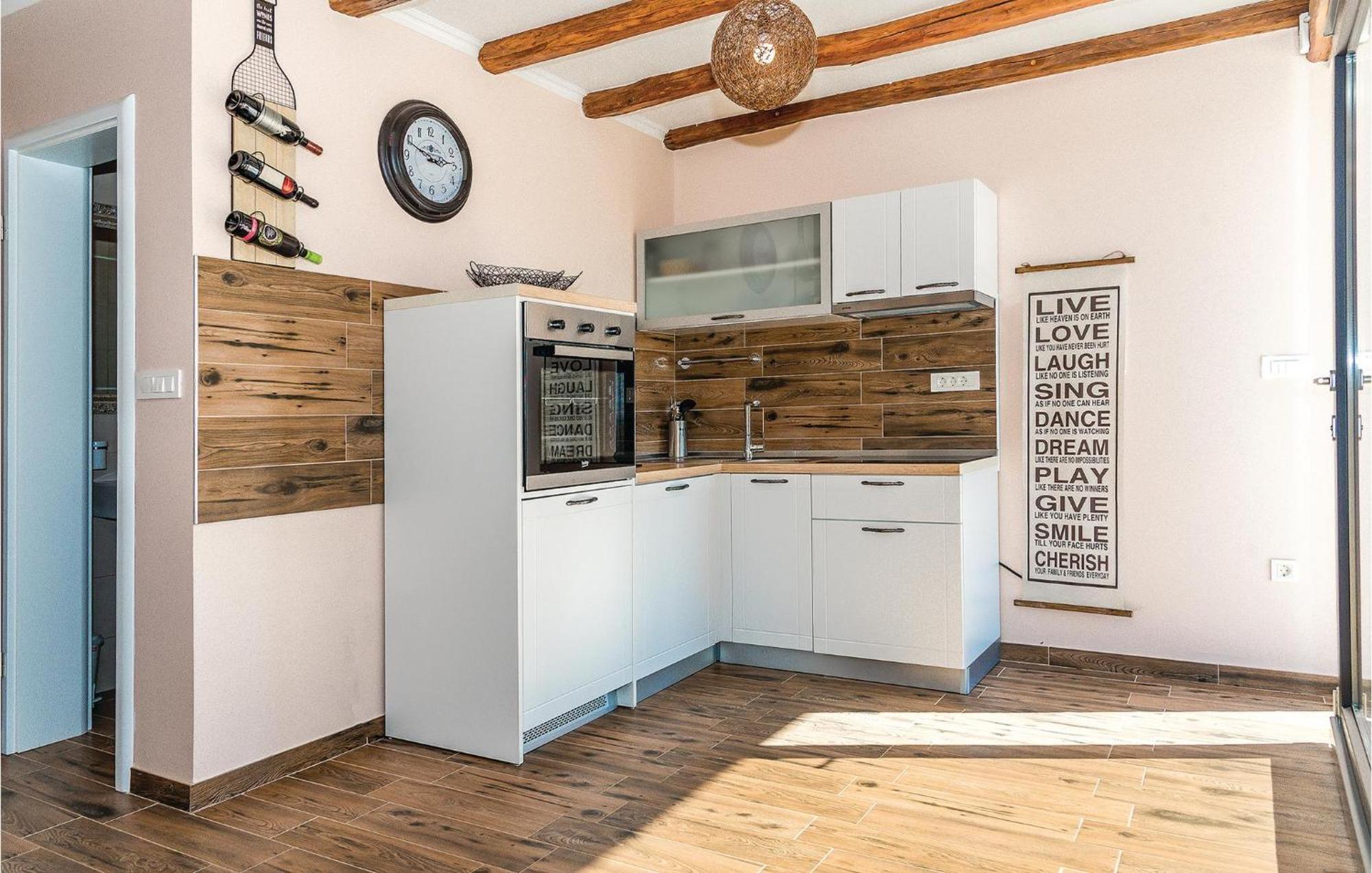 Gorgeous Home In Kijevo With Kitchen Экстерьер фото