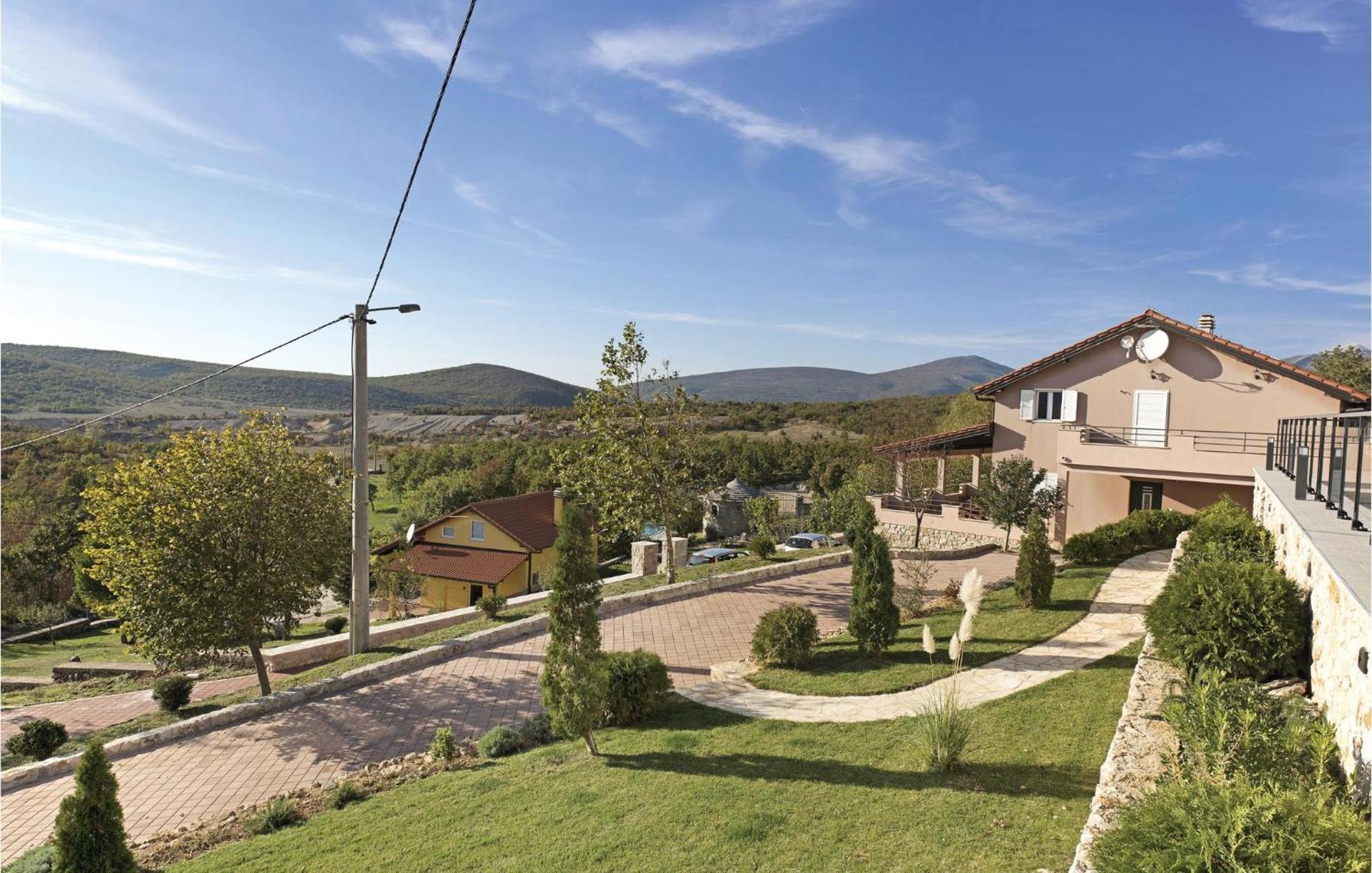 Gorgeous Home In Kijevo With Kitchen Экстерьер фото